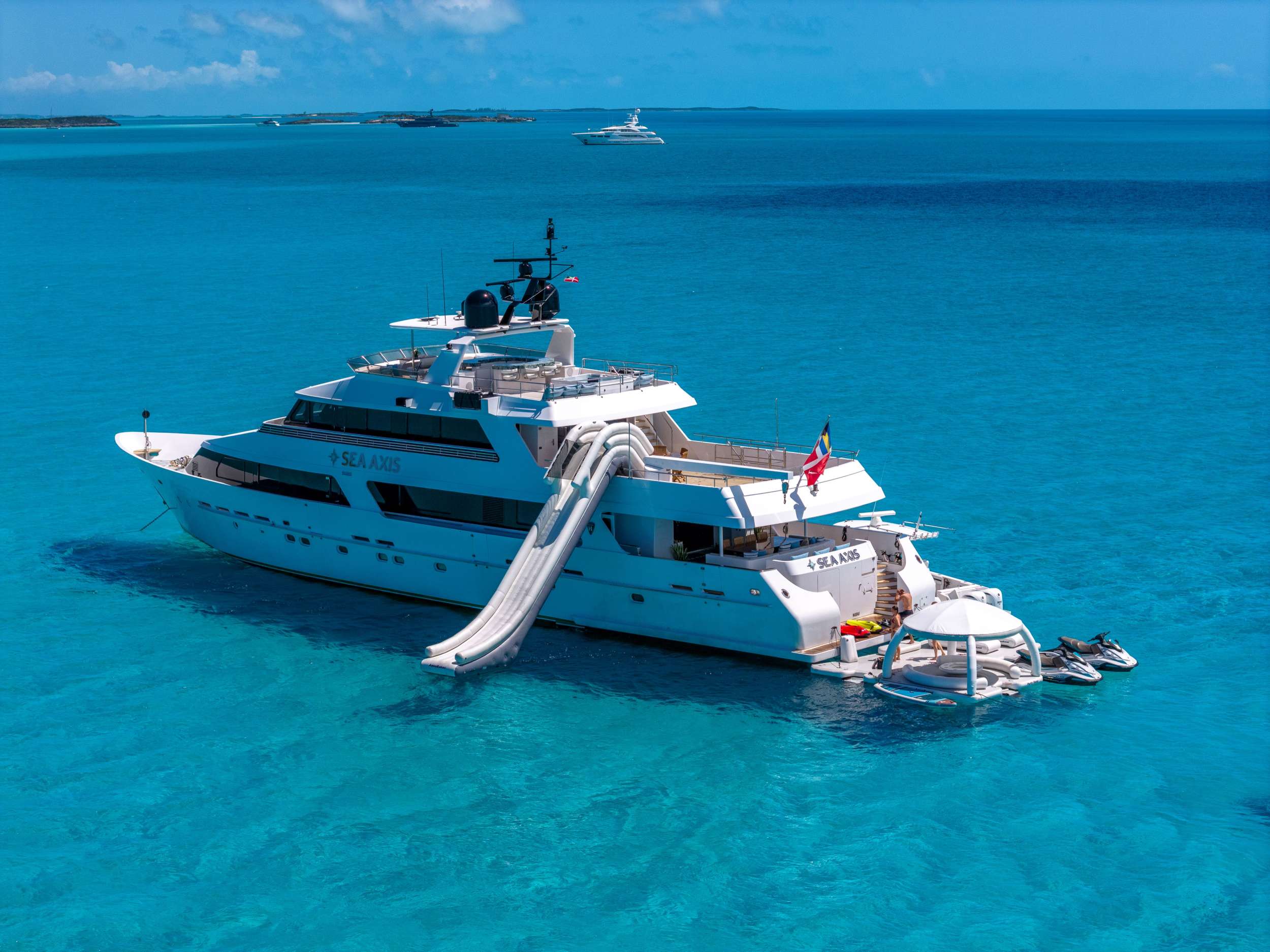 Yacht