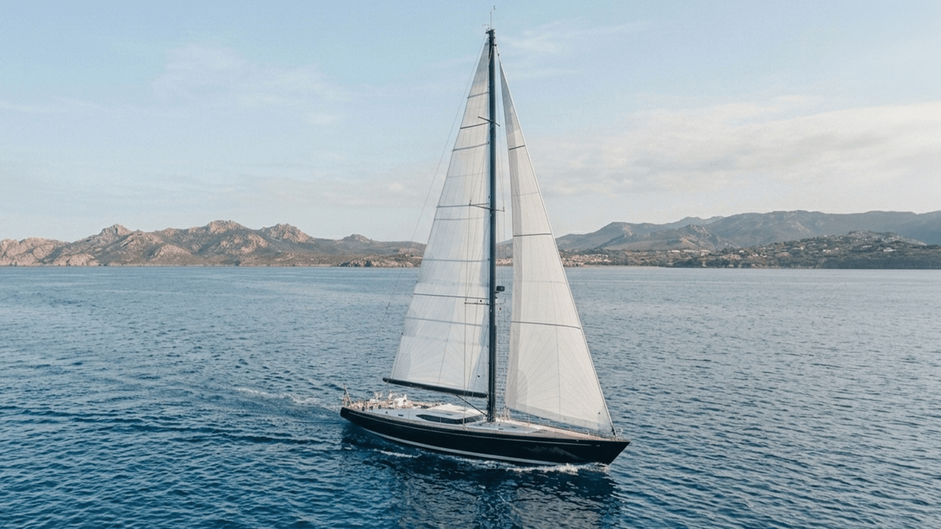Monohull - Ritzy Charters