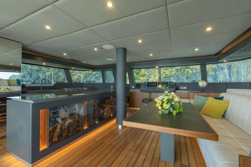yacht-588606
