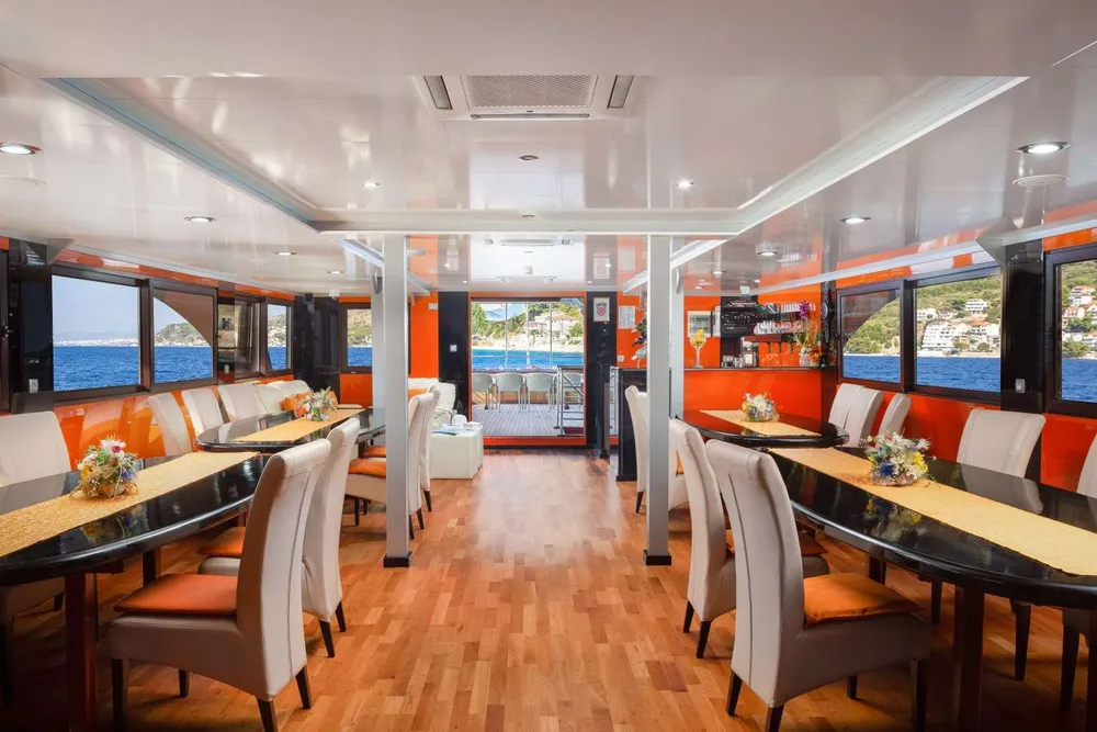 yacht-561403