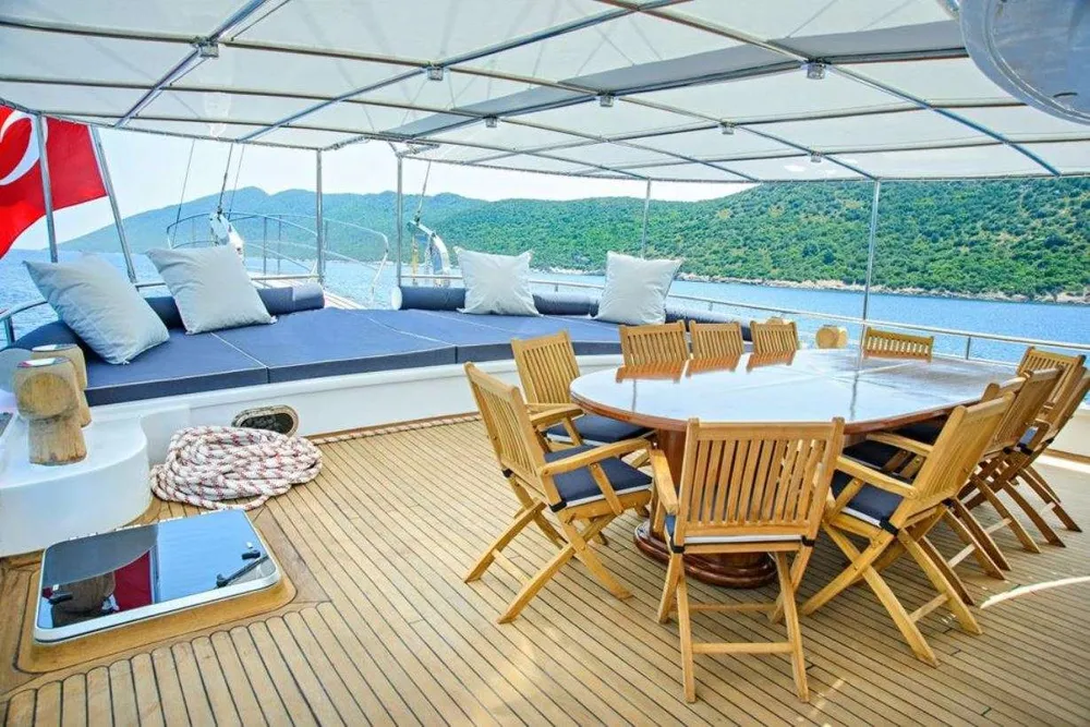 yacht-597890