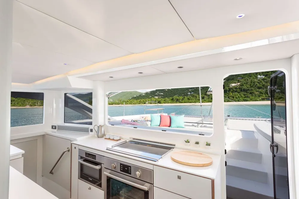 yacht-596794