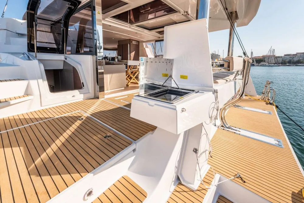 yacht-590096