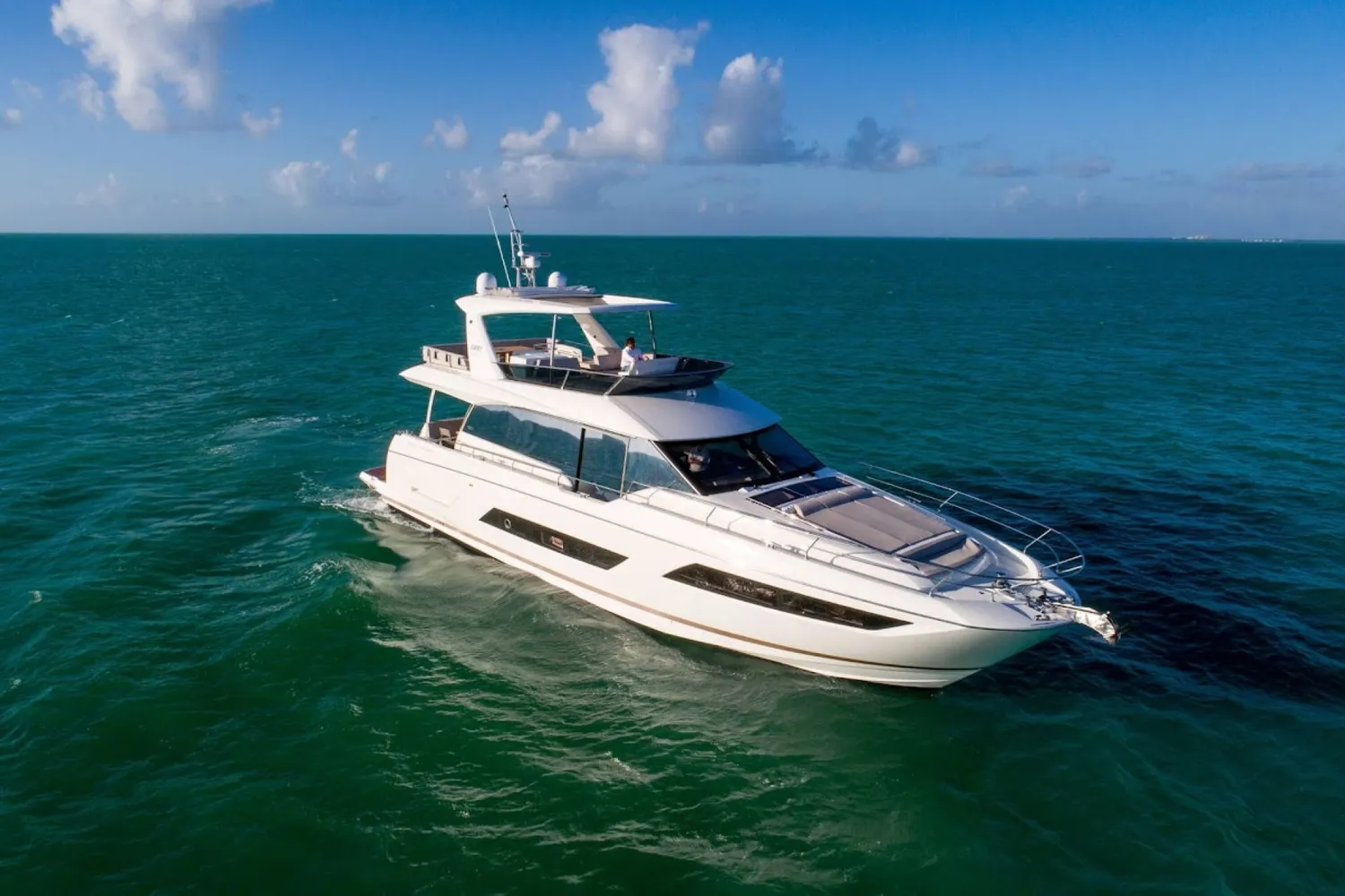 yacht-551129