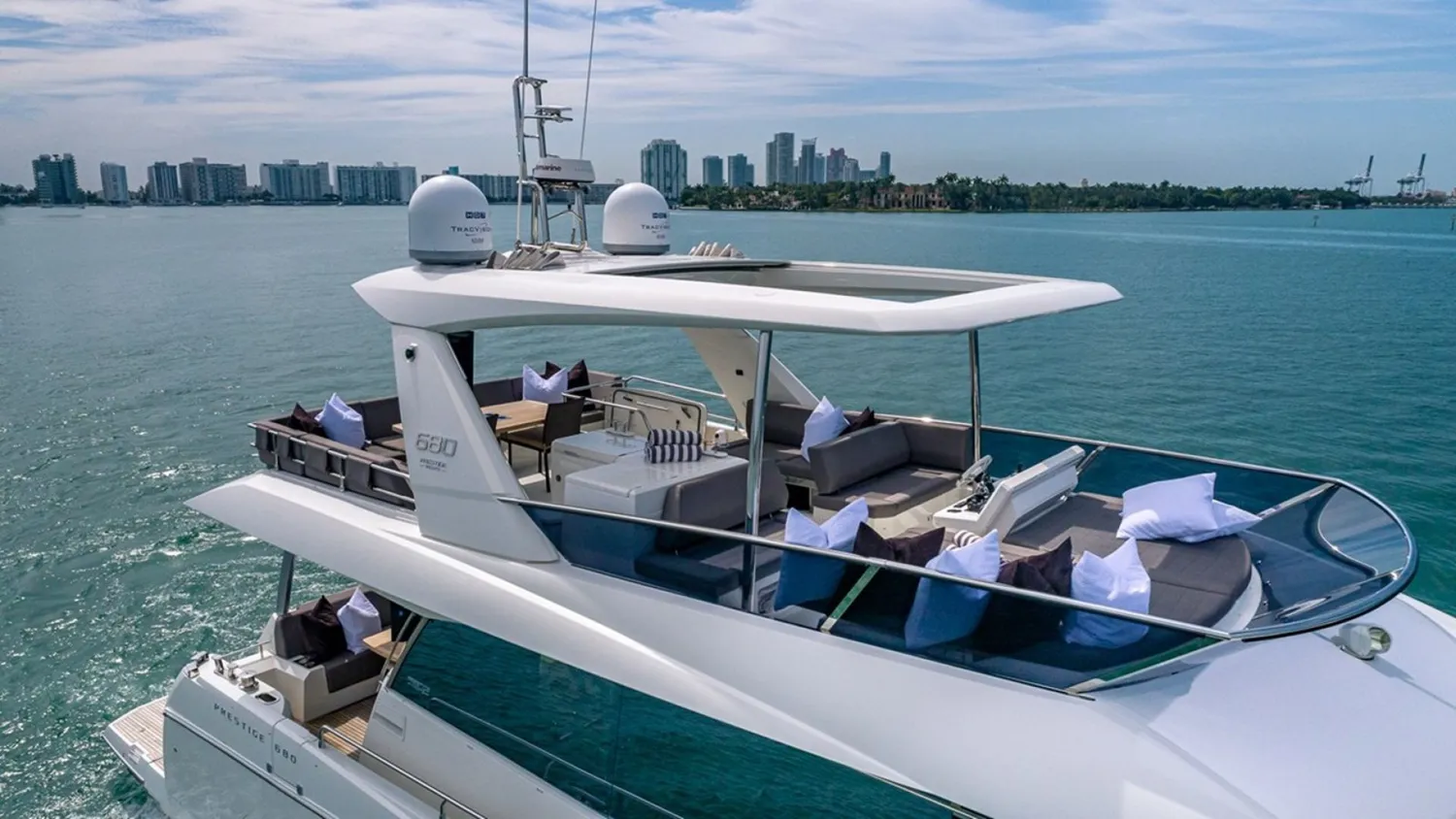 yacht-551139