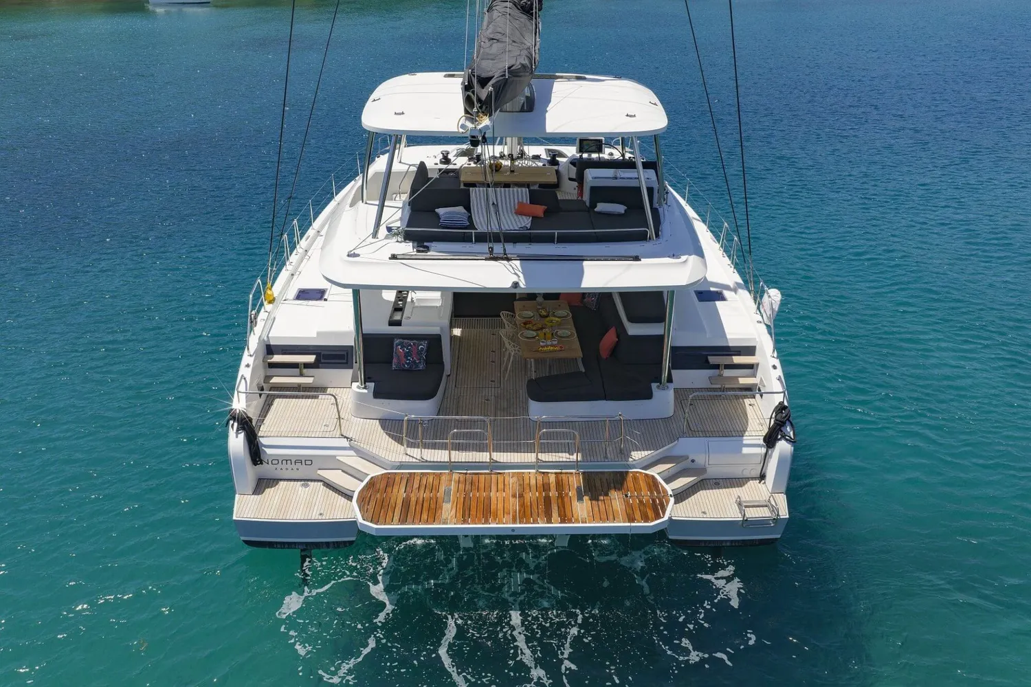 yacht-604713