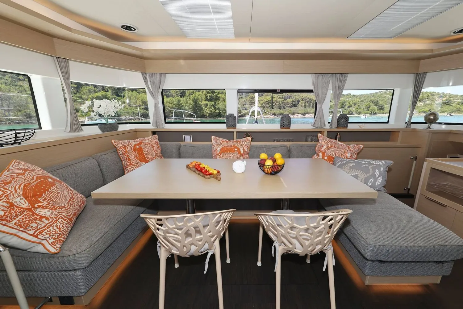 yacht-604711