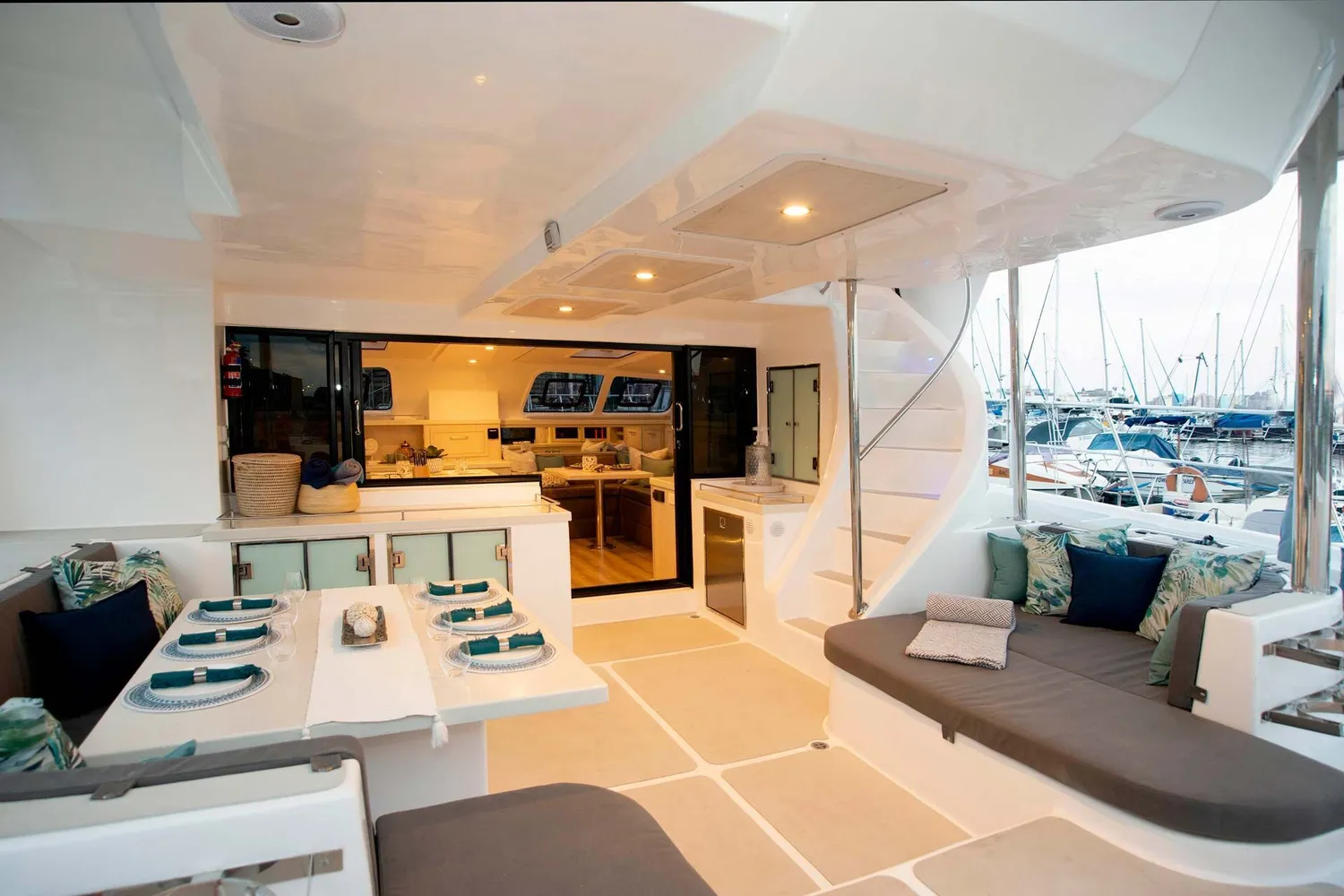 yacht-606135