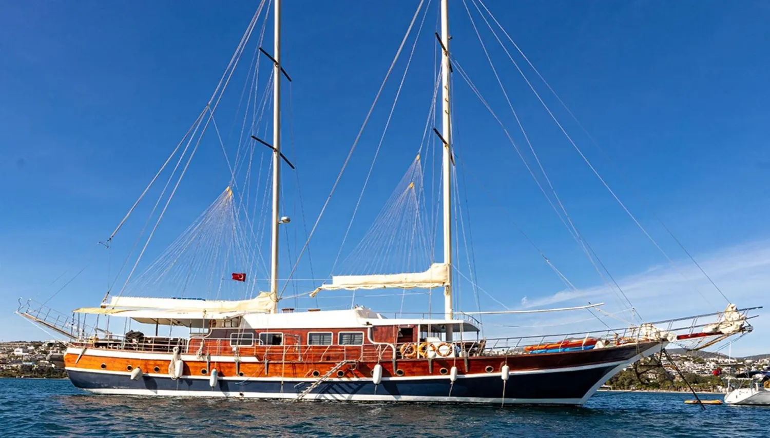 yacht-606327