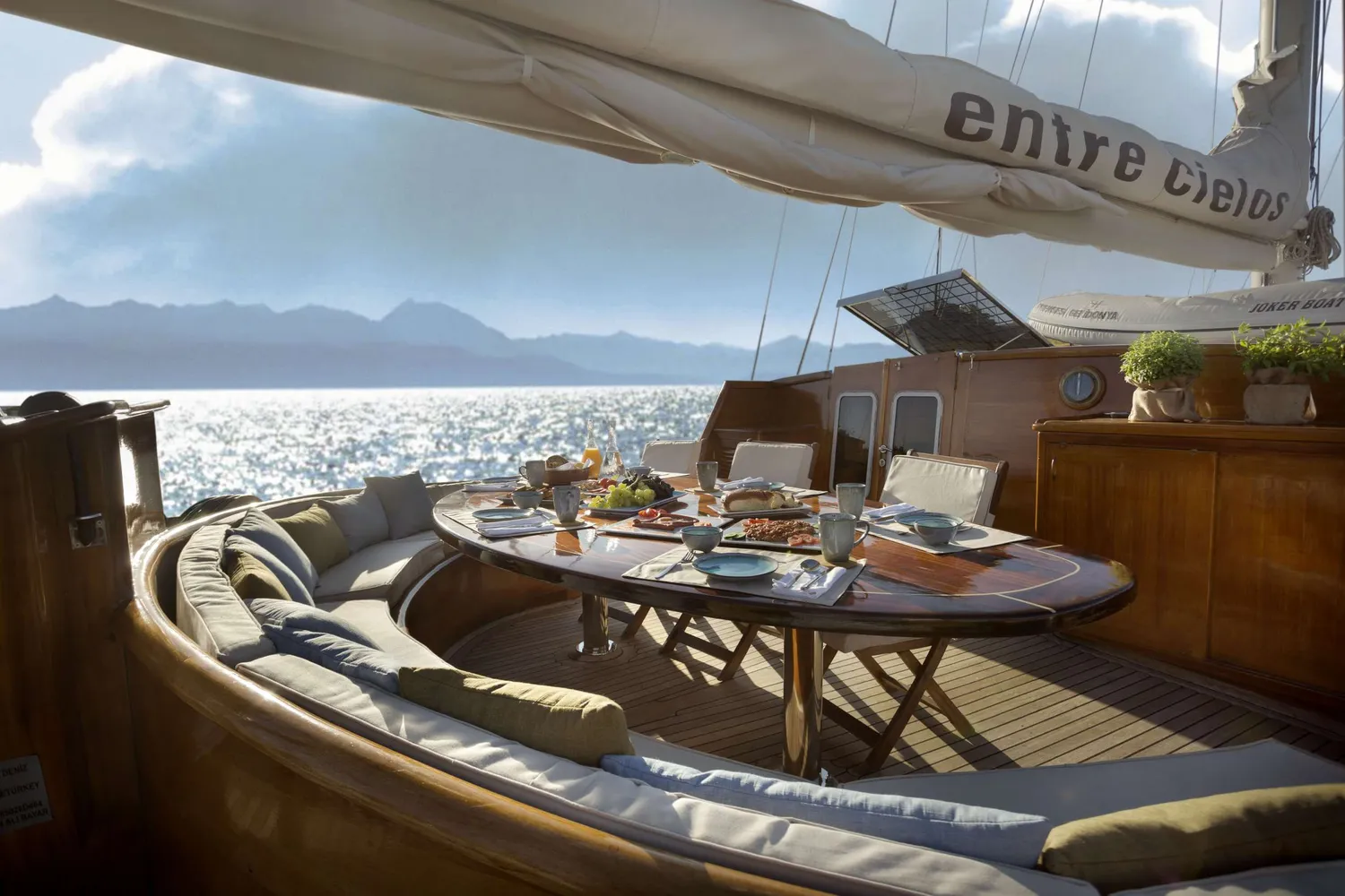 yacht-107523
