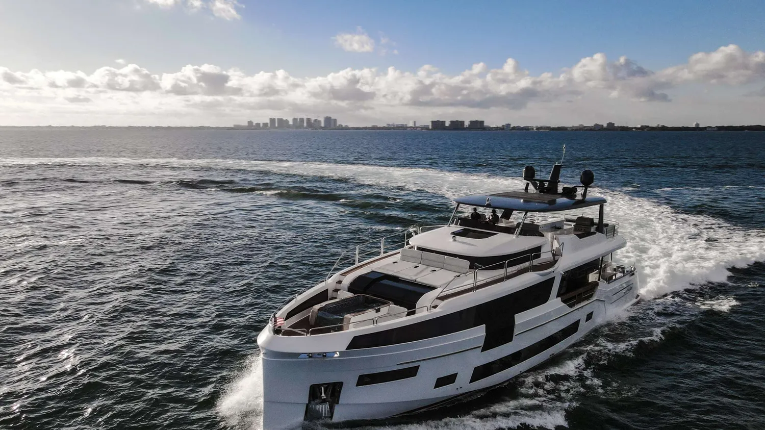 yacht-553310