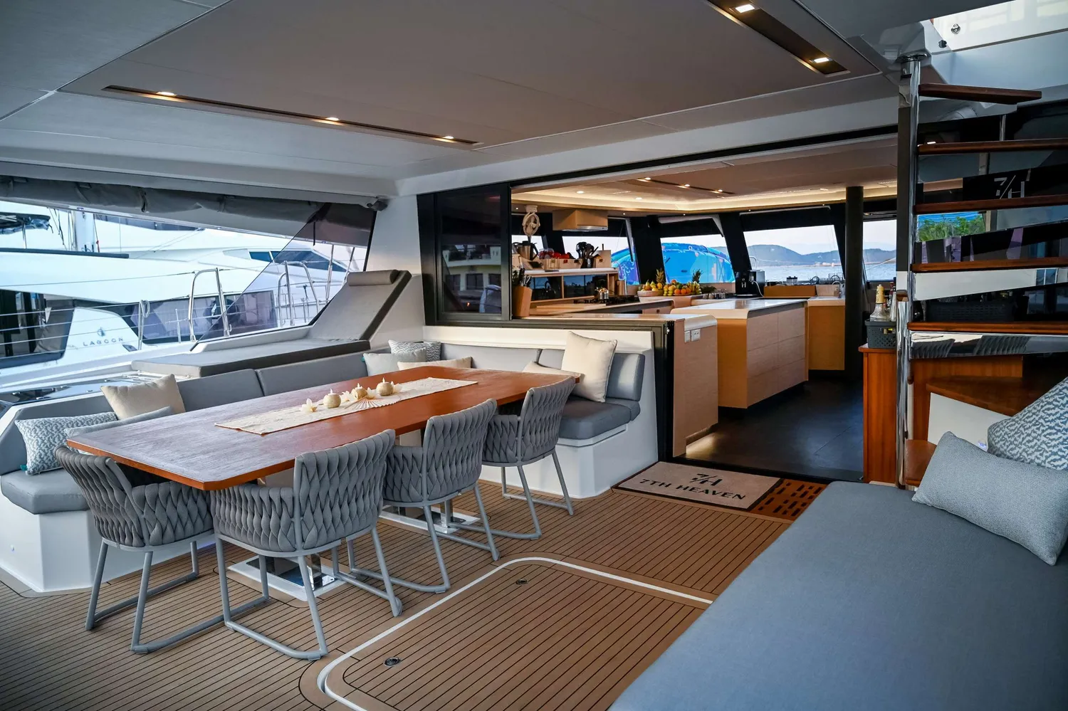 yacht-585544