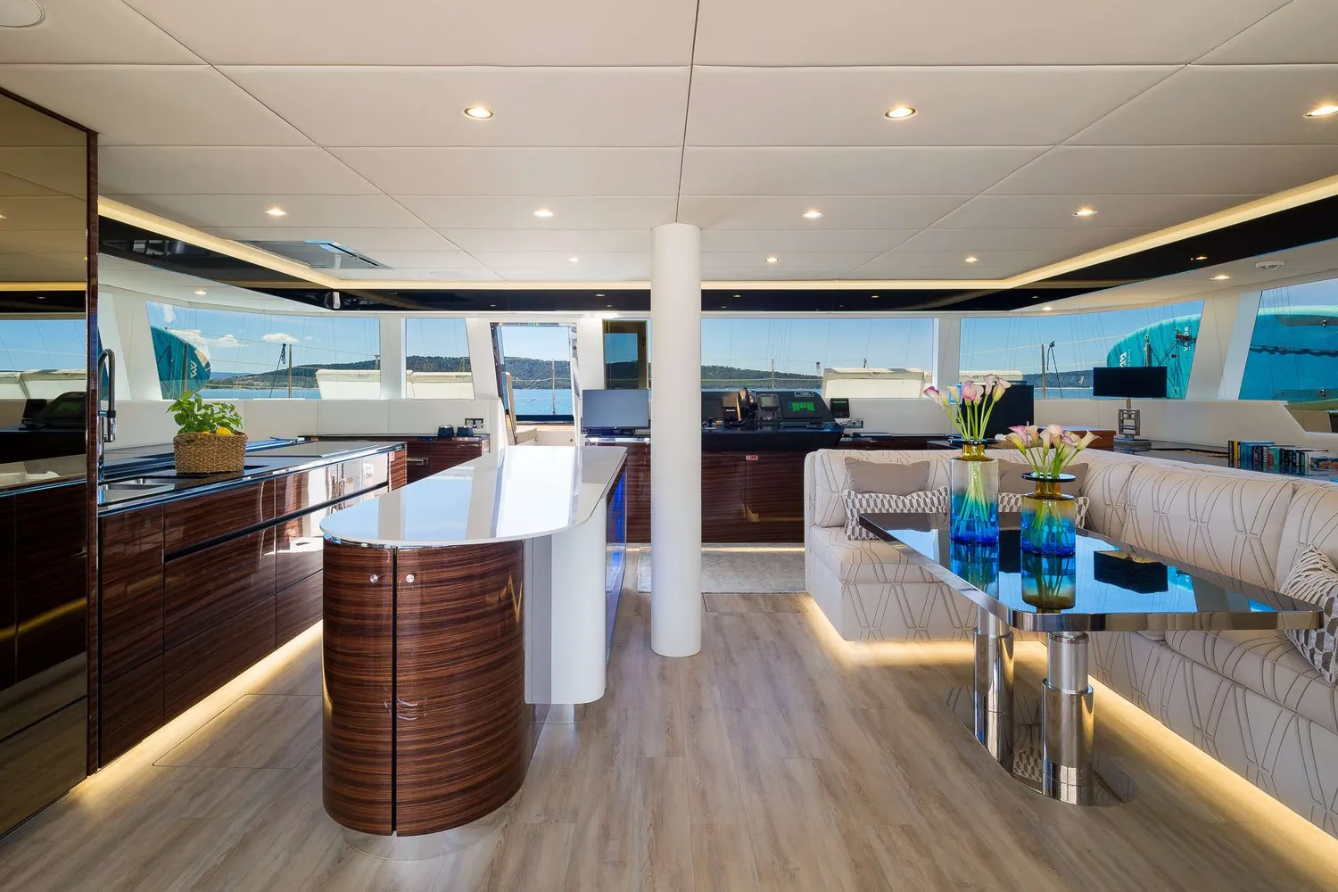 yacht-585076