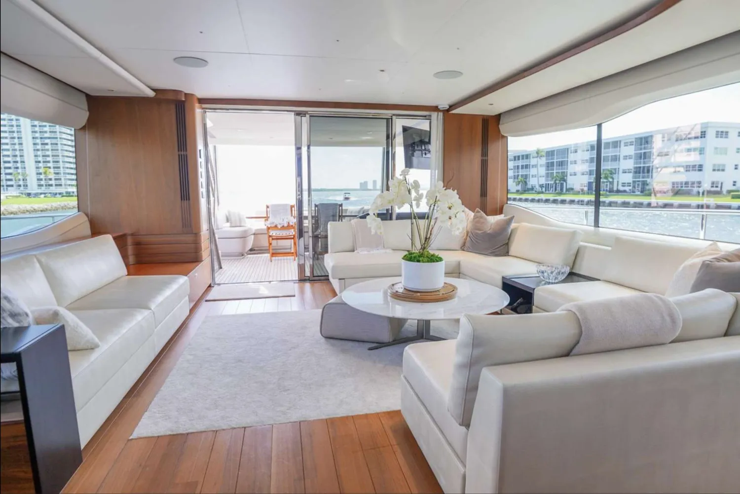 yacht-582690