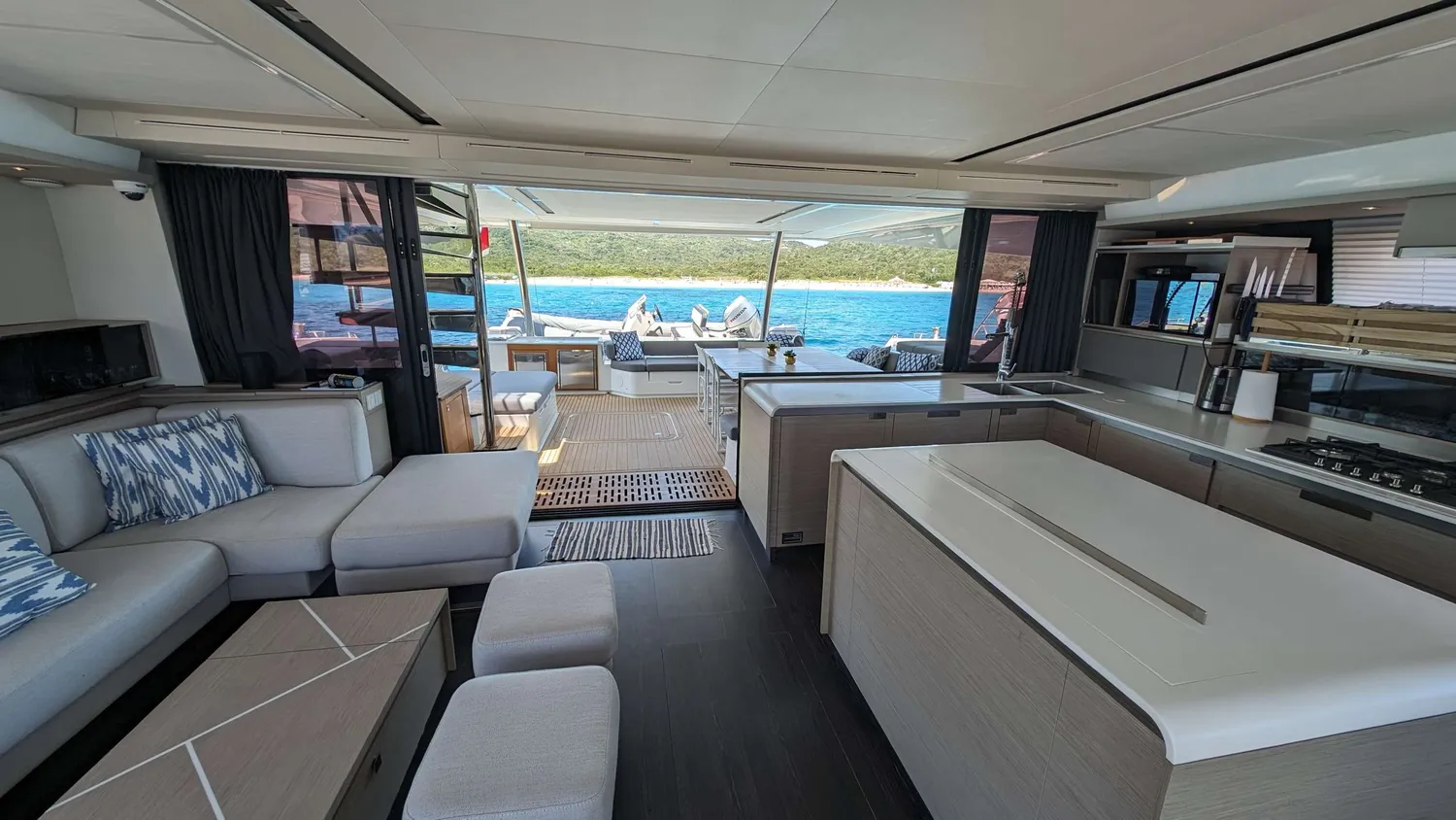 yacht-580832
