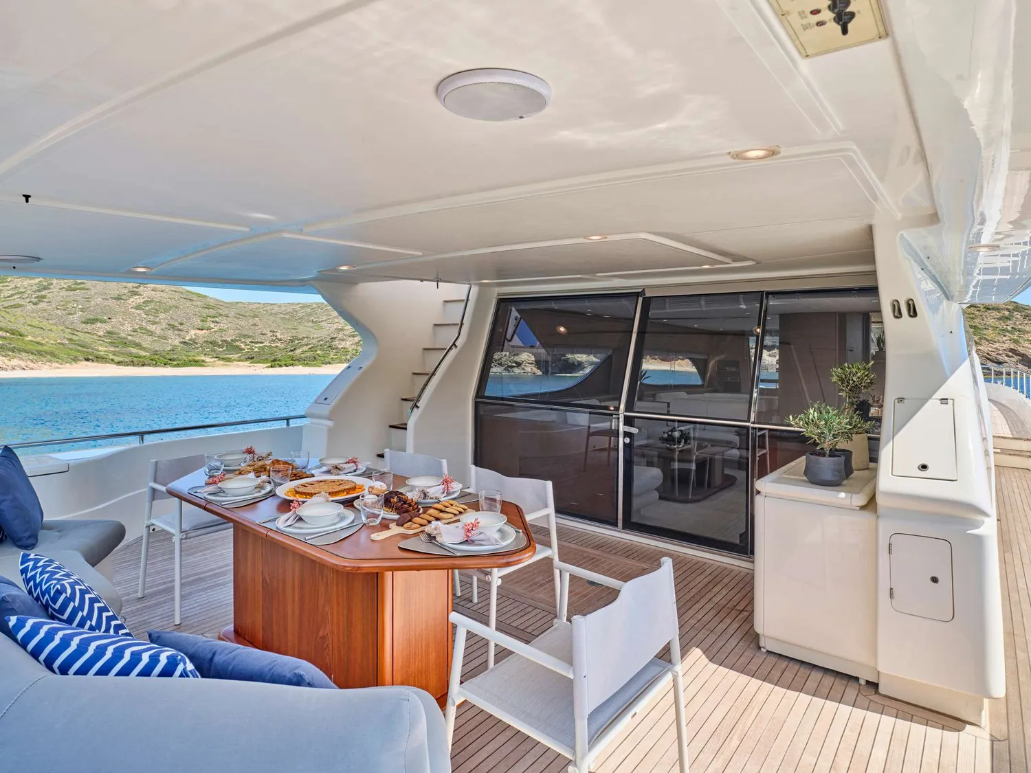 yacht-568158