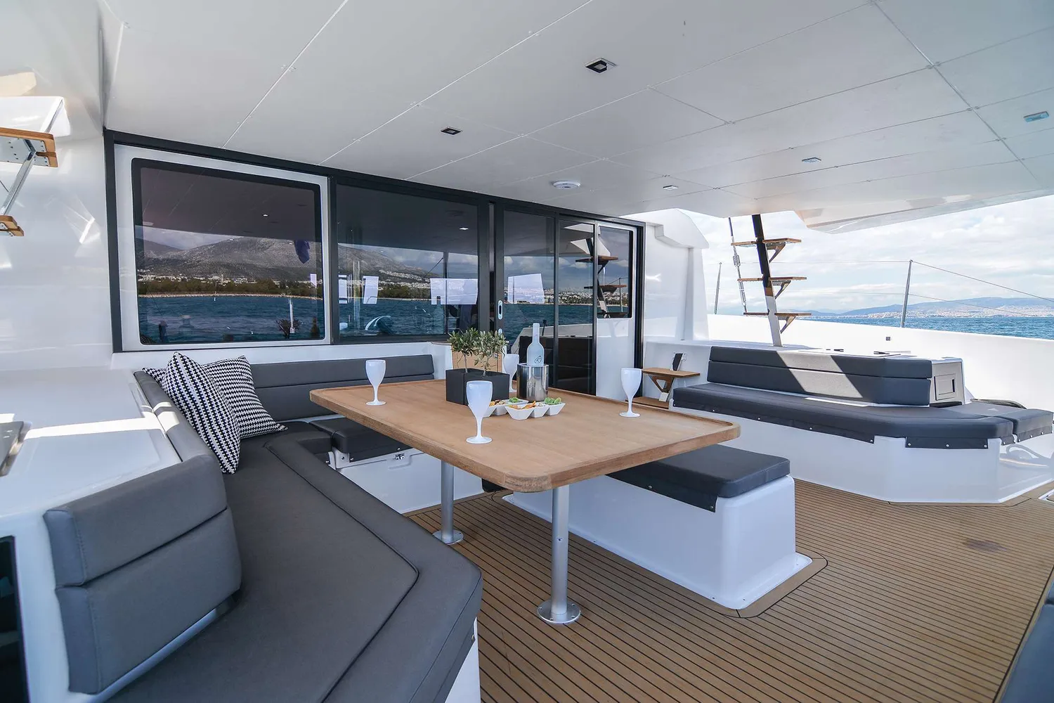 yacht-563621