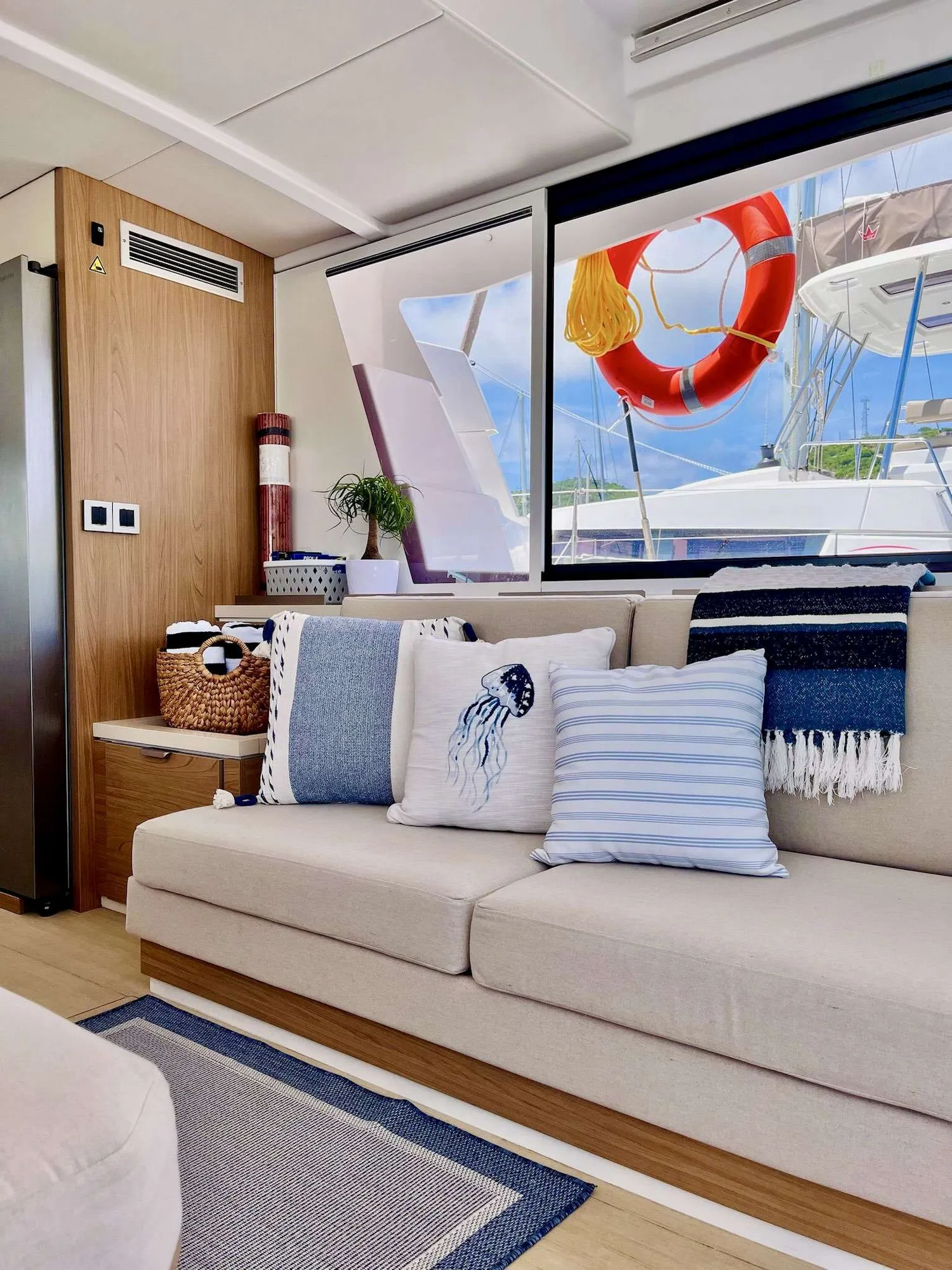 yacht-581147