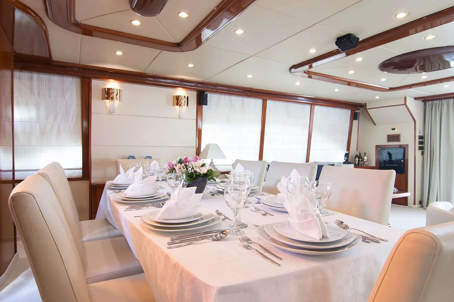 yacht-586238