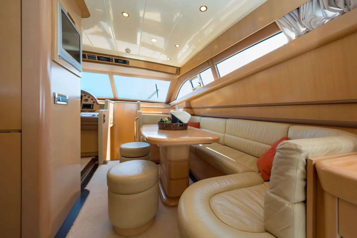 yacht-574795