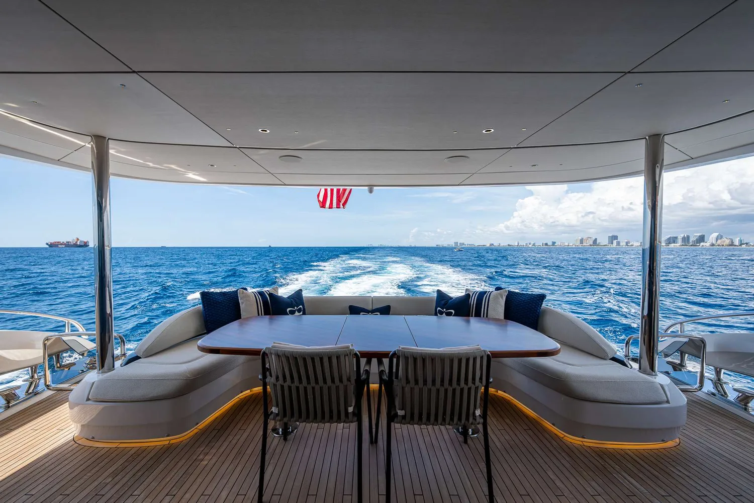 yacht-569900