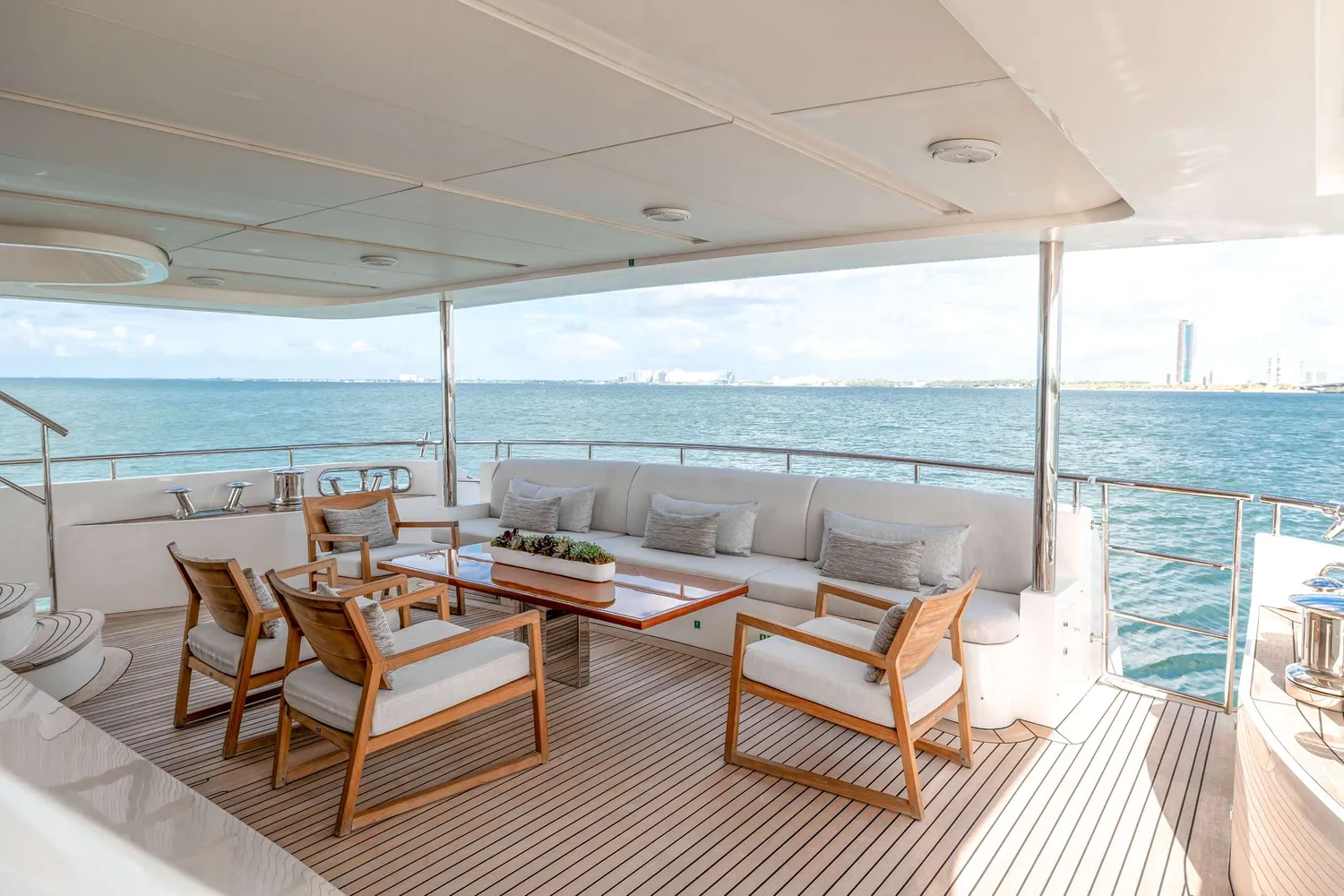 yacht-589272
