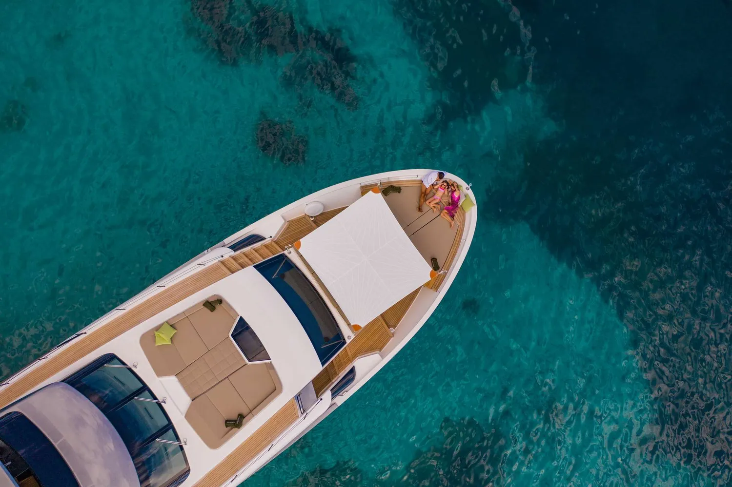 yacht-550159
