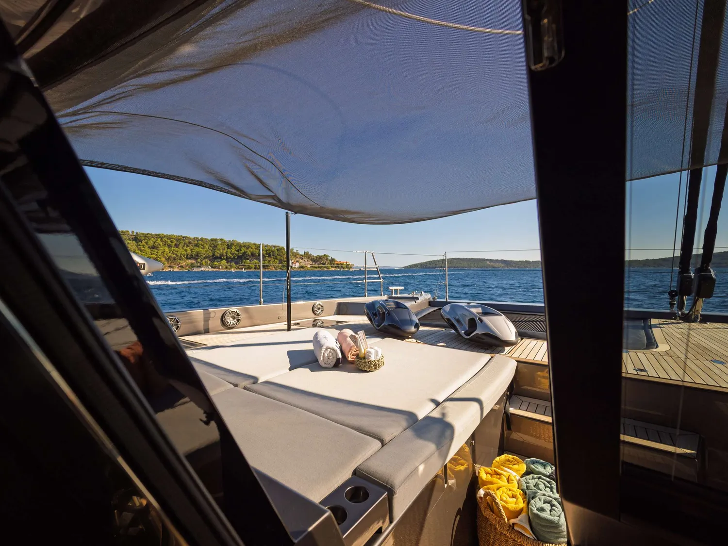 yacht-580375
