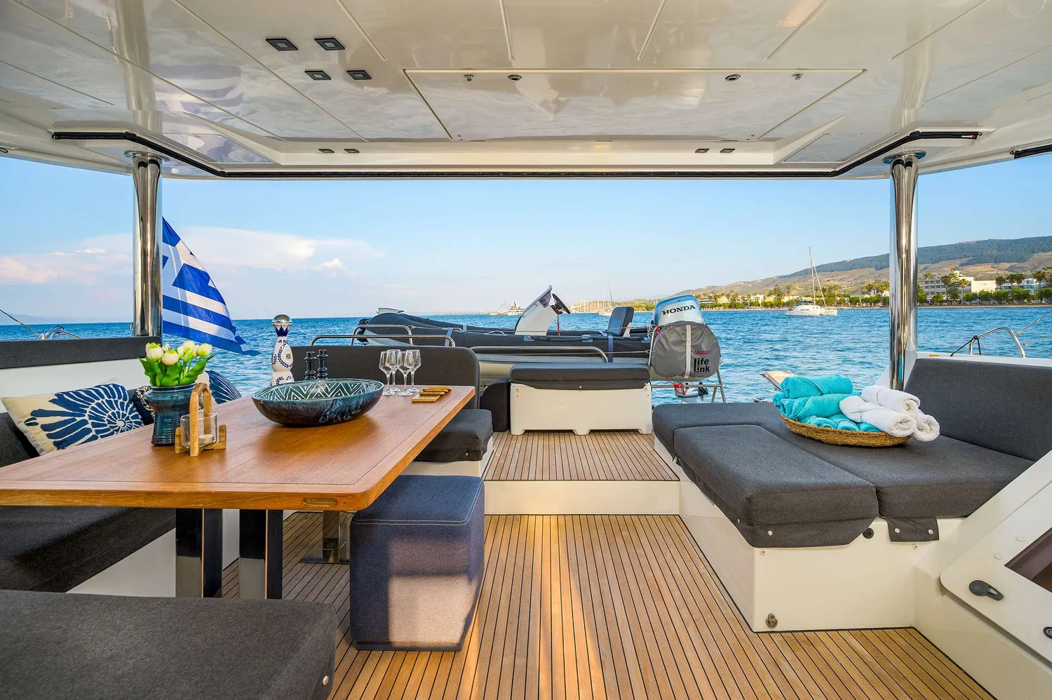 yacht-586048