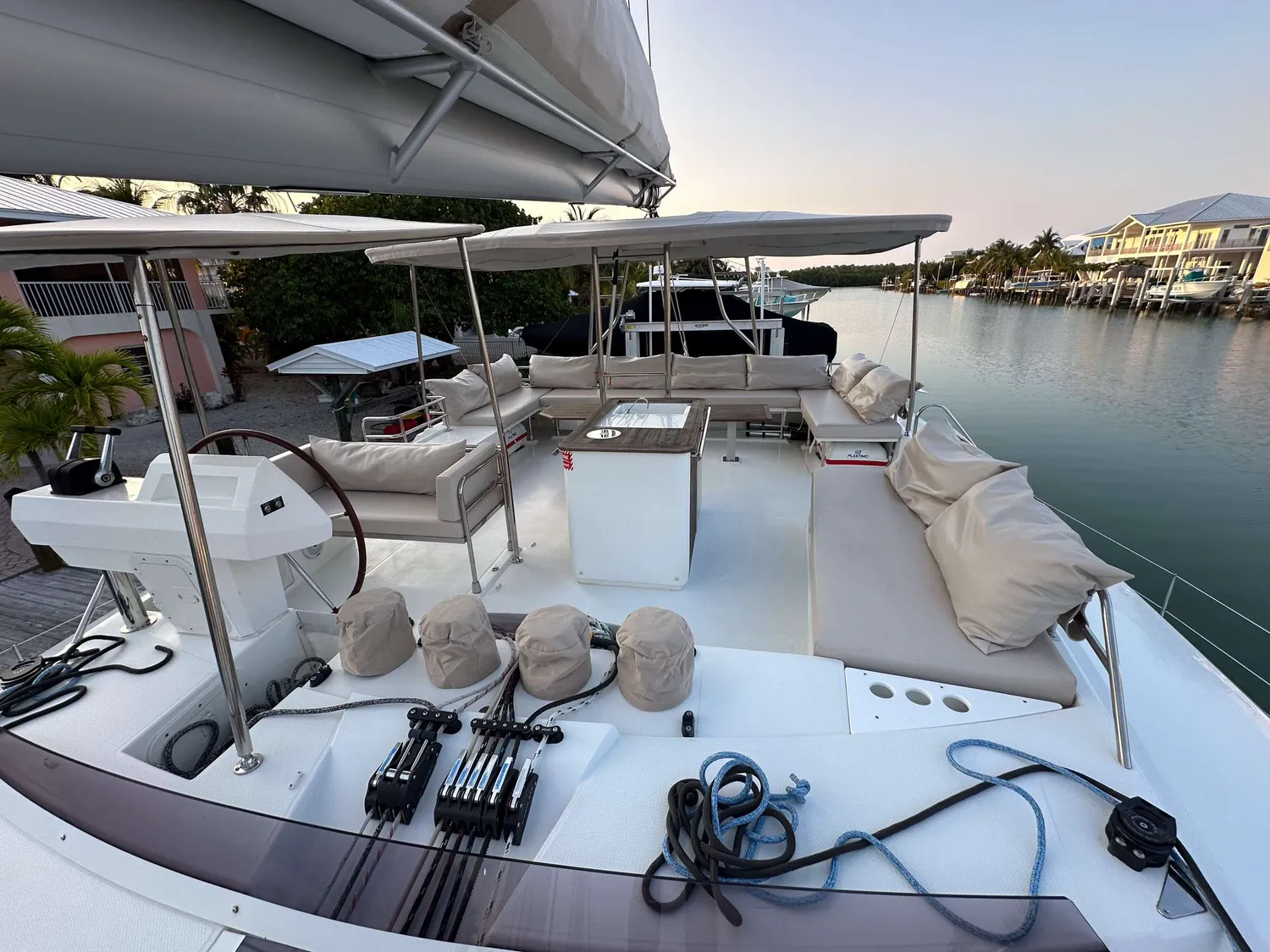 yacht-576449