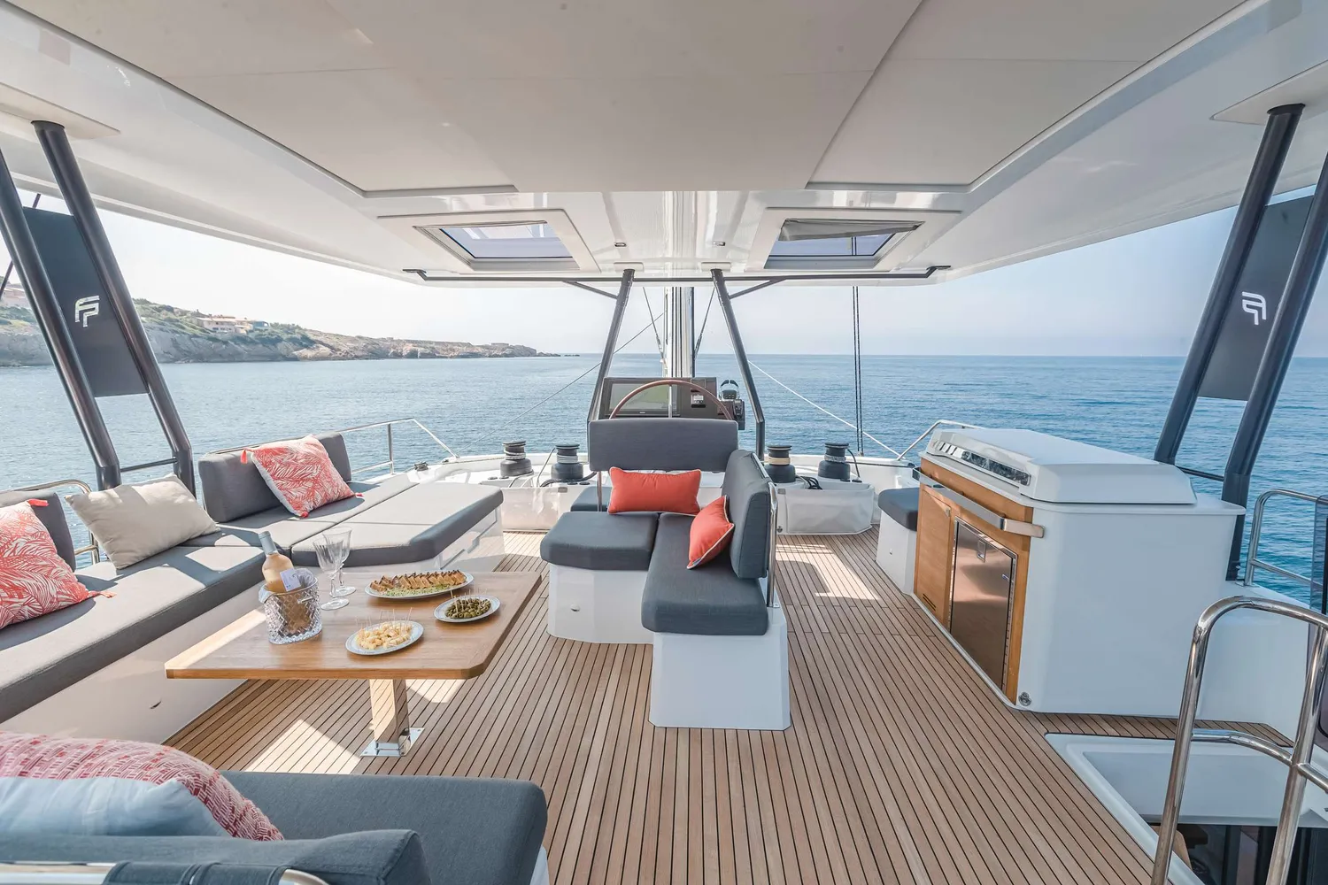 yacht-573546