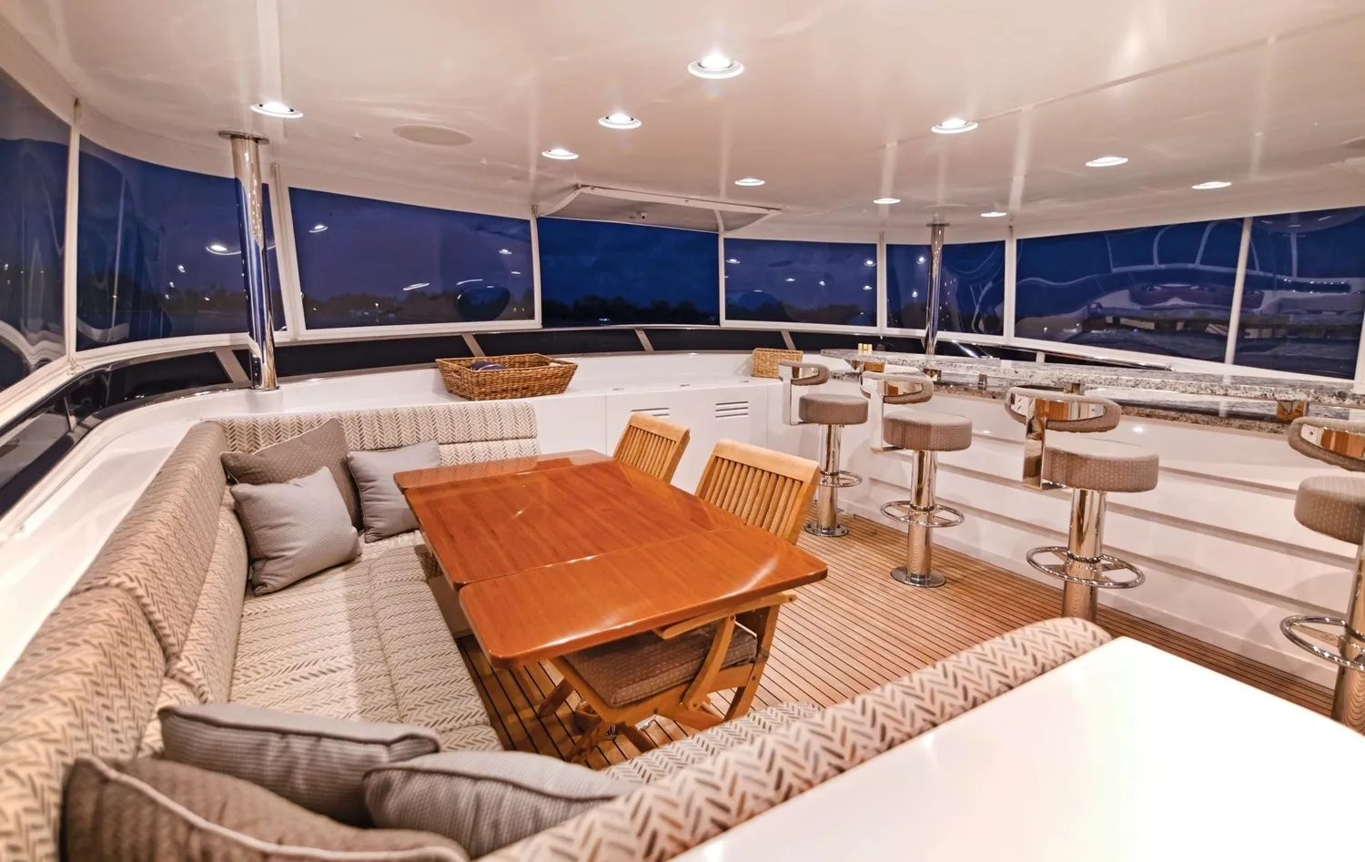yacht-586152