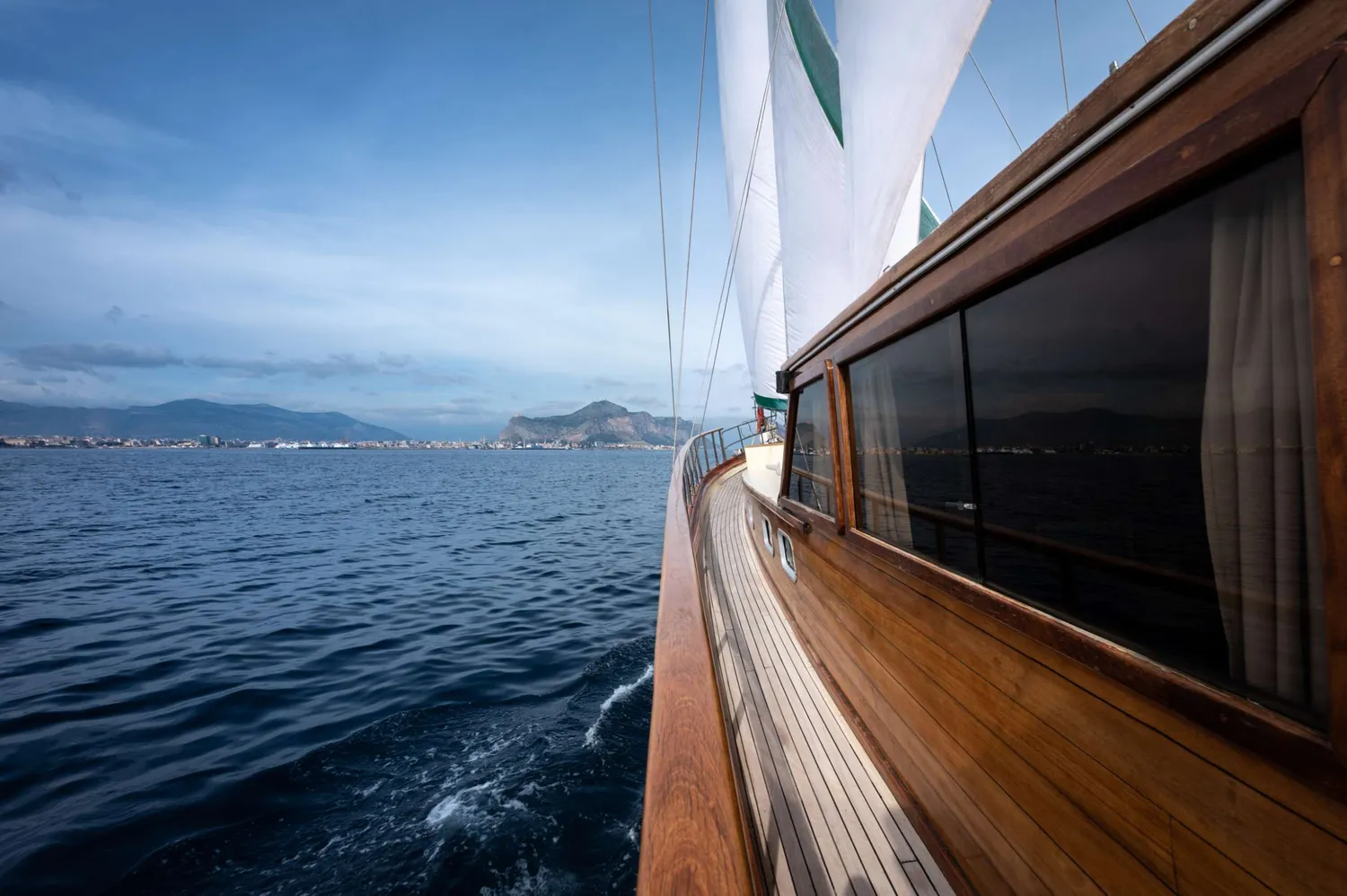 yacht-569090
