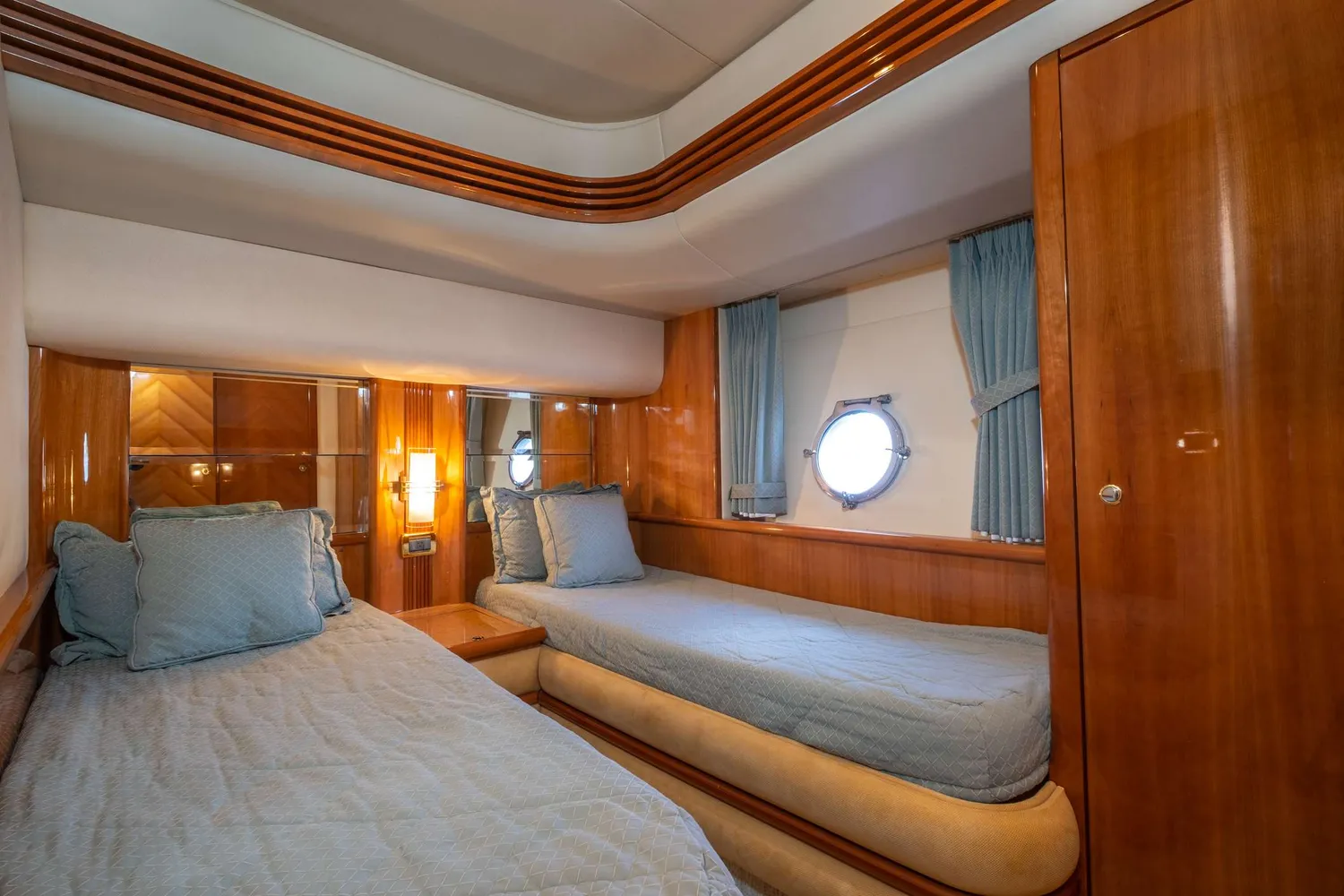 yacht-574944