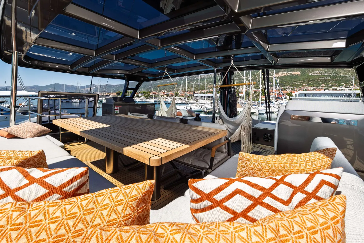 yacht-580378