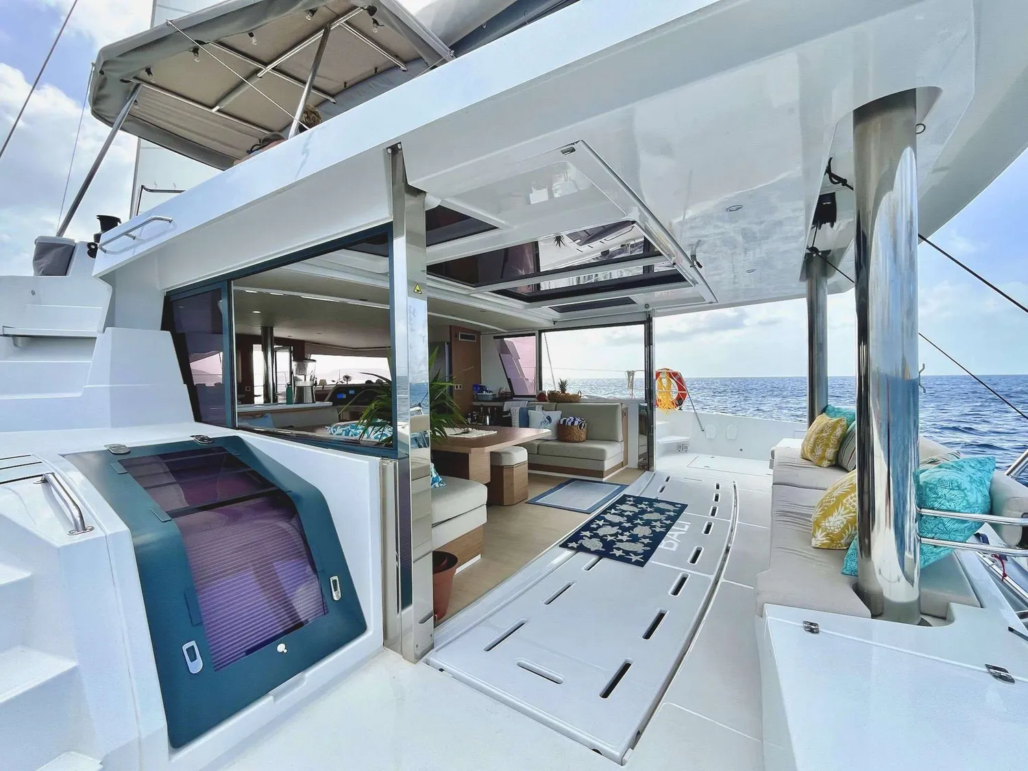 yacht-581142