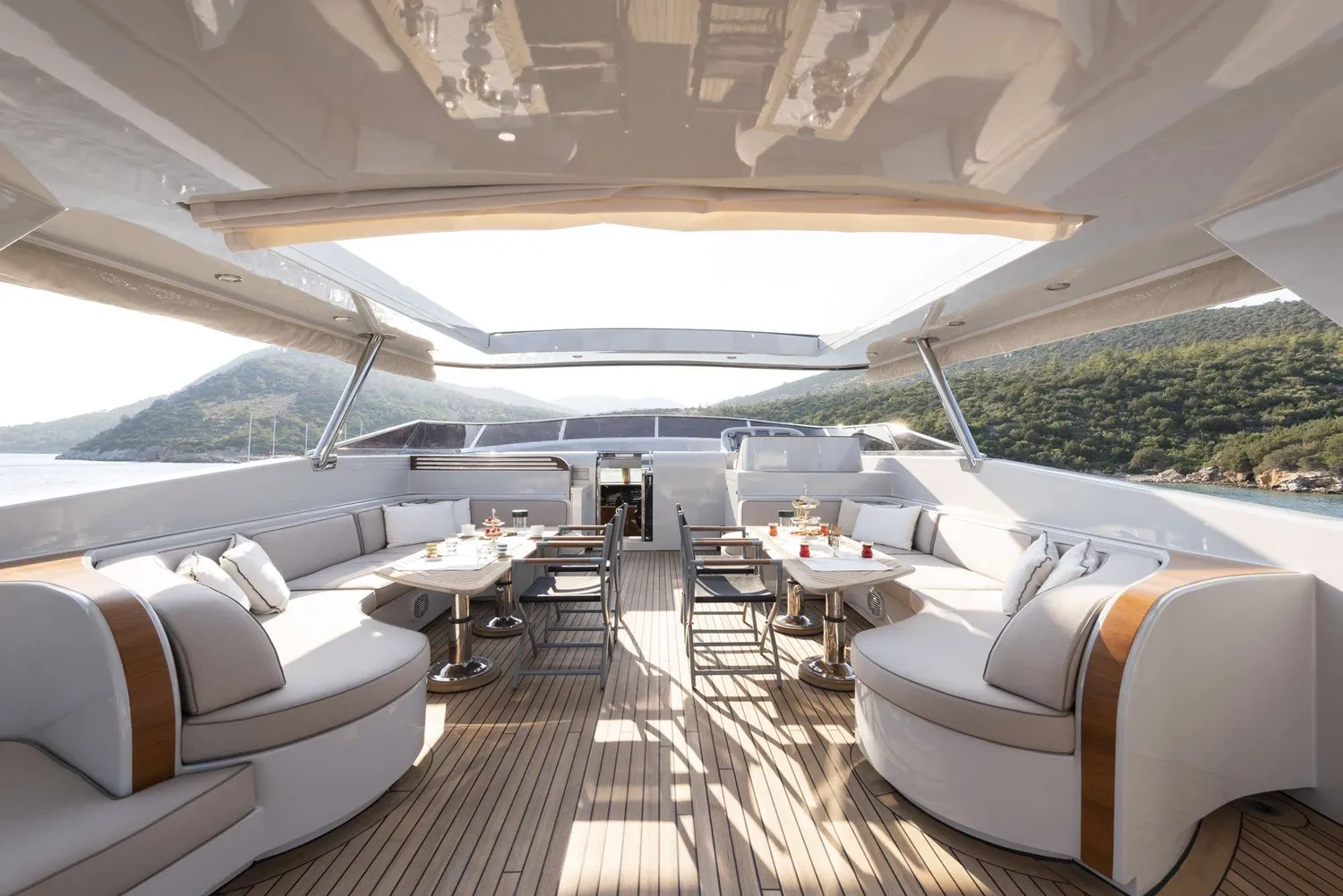 yacht-550697