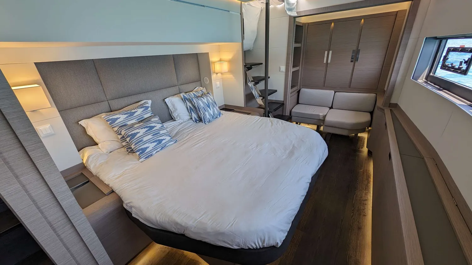 yacht-580834