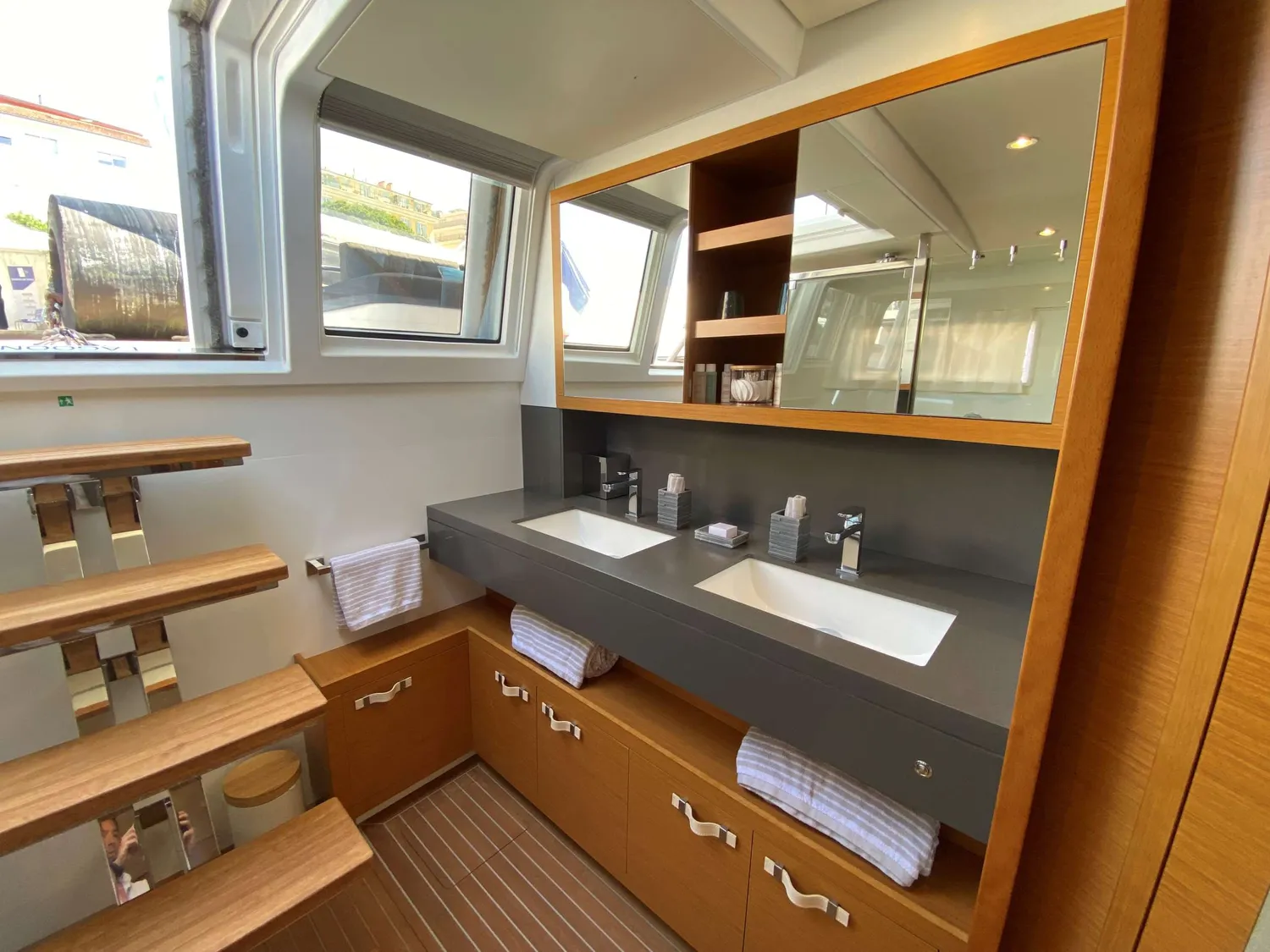 yacht-580461