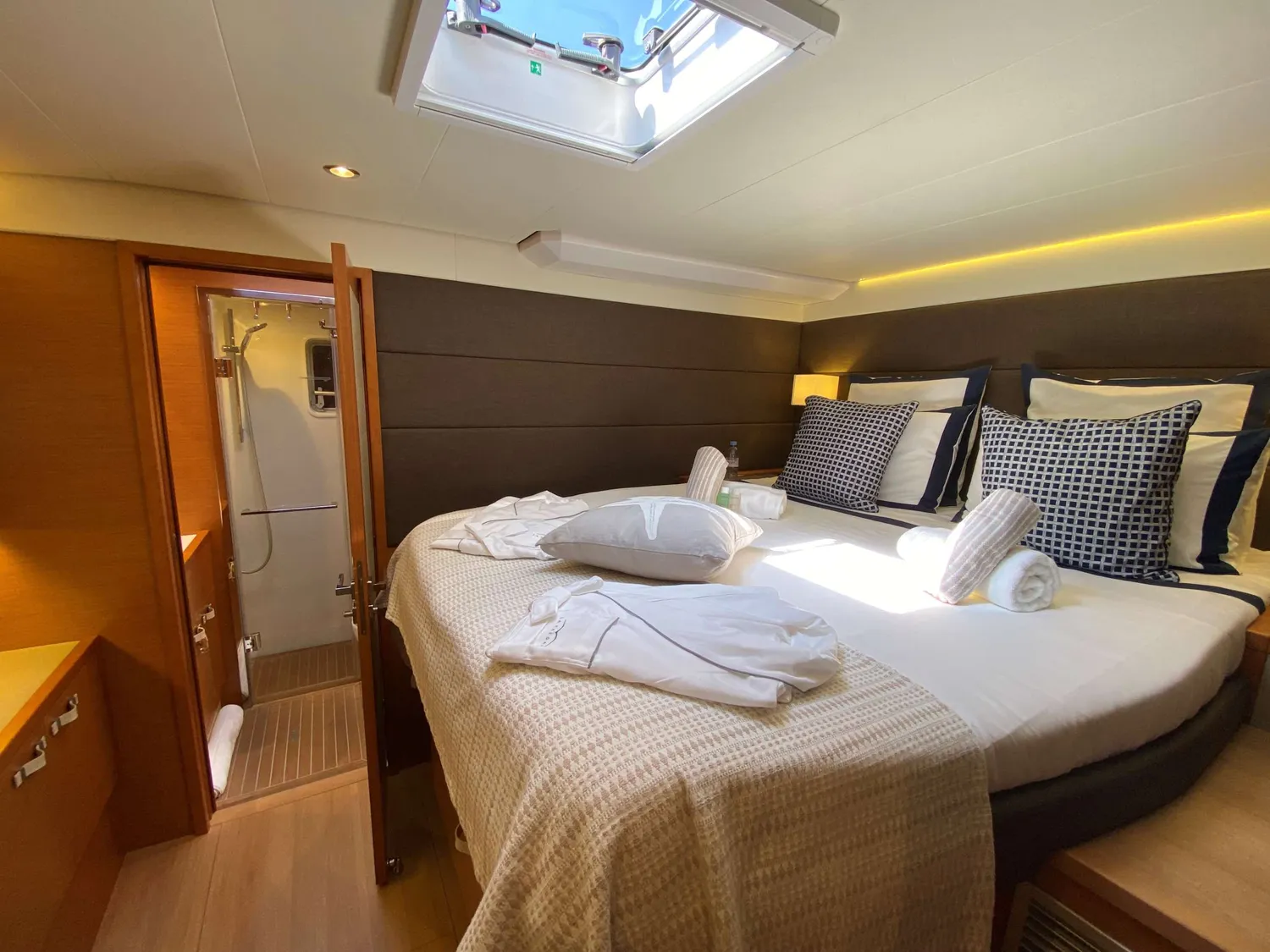 yacht-580459