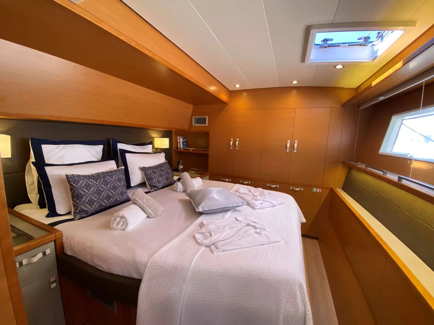 yacht-580455